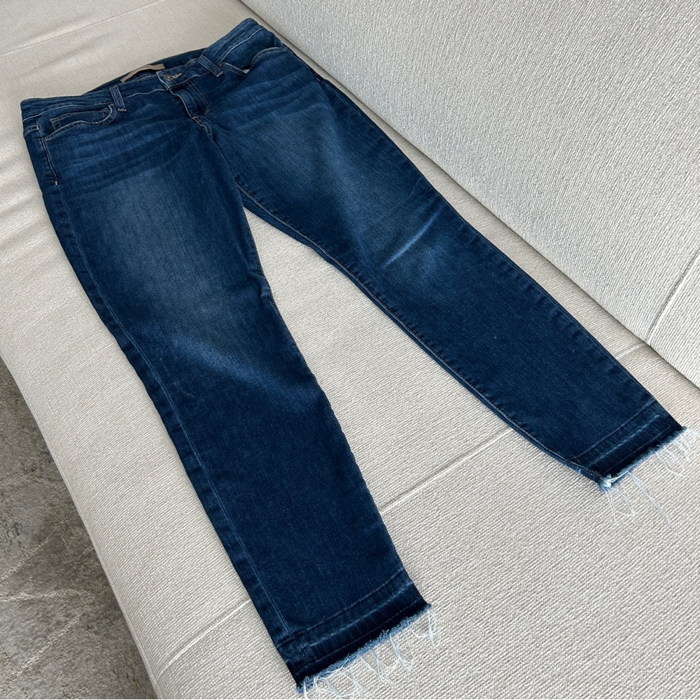 Joes Jeans Dark Wash Straight Leg (31)